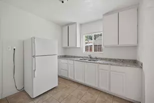 2398 Oakmont St, Sacramento, CA 95815 - Photo 7