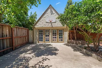 1015 College Avenue, Modesto, CA 95350 - Photo 41
