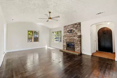 1015 College Avenue, Modesto, CA 95350 - Photo 7