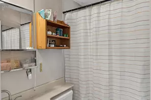 2032 Bowling Green Dr, Sacramento, CA 95825 - Photo 17