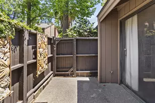 653 Woodside Sierra, Sacramento, CA 95825 - Photo 21