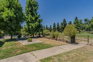 438 La Contenta Dr, Valley Springs, CA 95252 - Photo 5