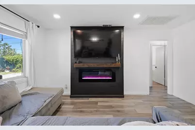 7109 Delhaven Way, North Highlands, CA 95660 - Photo 9