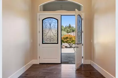 10725 Goldsborough Circle, Oakdale, CA 95361 - Photo 9