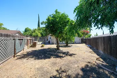 2704 Aston Court, Modesto, CA 95355 - Photo 45