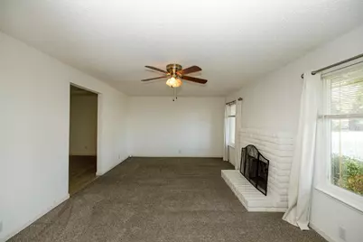2704 Aston Court, Modesto, CA 95355 - Photo 5