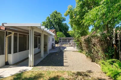 2704 Aston Court, Modesto, CA 95355 - Photo 35