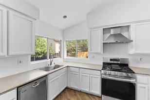 16 Graywood Ct, Sacramento, CA 95823 - Photo 11
