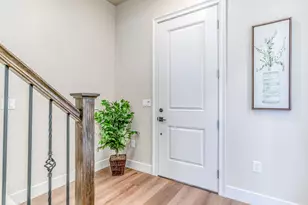 805 Hintze Lndg Ct, Modesto, CA 95354 - Photo 5