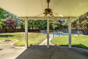 9282 Dever Cir, Elk Grove, CA 95624 - Photo 5