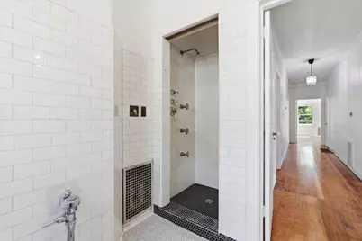 816 Alhambra Boulevard, Sacramento, CA 95816 - Photo 29