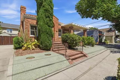 816 Alhambra Boulevard, Sacramento, CA 95816 - Photo 3