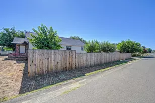1391 5th St, Lincoln, CA 95648 - Photo 9