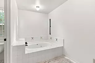 20078 Greenview Dr, Woodbridge, CA 95258 - Photo 19