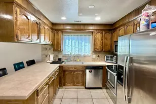 3032 NE Sleepy Hollow Dr, Stockton, CA 95209 - Photo 25