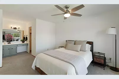 9470 Mira Del Rio Drive, Sacramento, CA 95827 - Photo 31