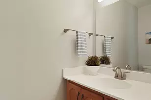 9470 Mira Del Rio Dr, Sacramento, CA 95827 - Photo 11