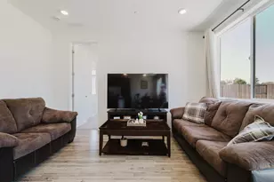 8629 McCloud River Wy, Sacramento, CA 95828 - Photo 25