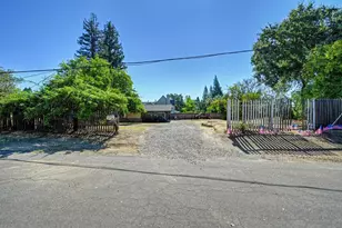 6405 Palm Dr, Carmichael, CA 95608 - Photo 11