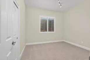 3648 Voleyn St, Carmichael, CA 95608 - Photo 35