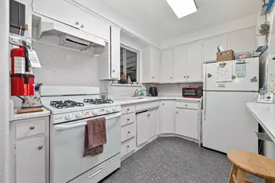 9271 Elk Grove Blvd, Elk Grove, CA 95624 - Photo 19