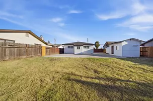 7607 Elder Creek Rd, Sacramento, CA 95824 - Photo 33