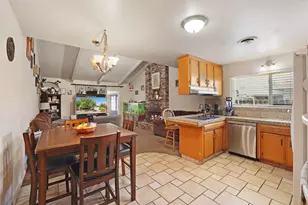 8410 Roxburgh Way, Stockton, CA 95209 - Photo 21