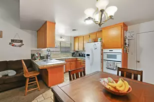 8410 Roxburgh Way, Stockton, CA 95209 - Photo 17