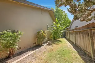 8410 Roxburgh Way, Stockton, CA 95209 - Photo 33