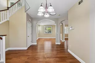 8834 Breaker Point Ct, Elk Grove, CA 95758 - Photo 5