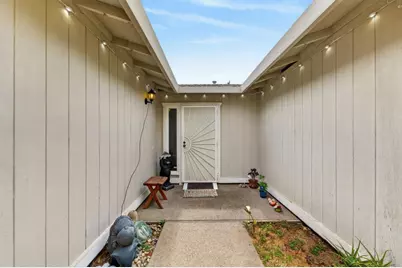 8960 Brydon Way, Sacramento, CA 95826 - Photo 5