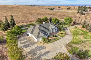 19997 E Liberty Rd, Clements, CA 95227 - Photo 5