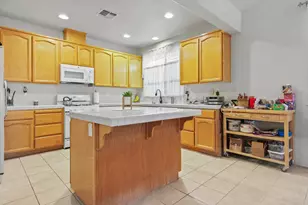 8978 Silver Bay Way, Sacramento, CA 95829 - Photo 7