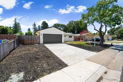 8786 Elk Way, Elk Grove, CA 95624 - Photo 27