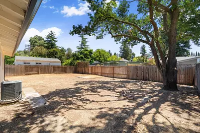 8786 Elk Way, Elk Grove, CA 95624 - Photo 33
