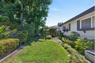 6792 Orleans Way, Sacramento, CA 95831 - Photo 5