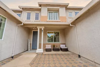 9531 Hollow Creek Way, Elk Grove, CA 95624 - Photo 3