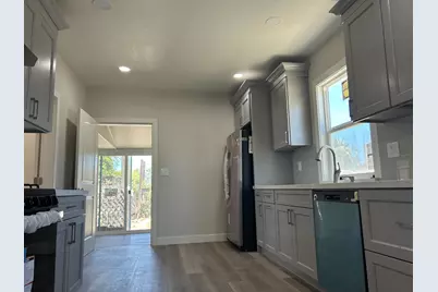 180 N Airport Way, Manteca, CA 95337 - Photo 9