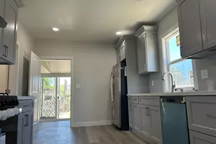 180 N Airport Way, Manteca, CA 95337 - Photo 9