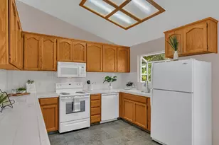 4611 Glimmer Ln, Turlock, CA 95382 - Photo 17