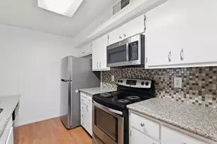 100 Del Verde Cir, Sacramento, CA 95833 - Photo 11