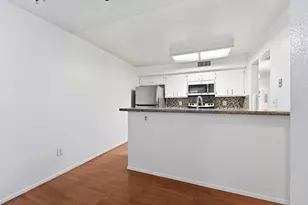 100 Del Verde Cir, Sacramento, CA 95833 - Photo 7