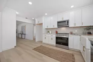 2001 Maryal Dr, Sacramento, CA 95864 - Photo 27