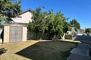 320 Laurelwood Cir, Manteca, CA 95336 - Photo 19