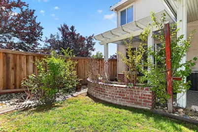 9845 Bobbell Drive, Elk Grove, CA 95757 - Photo 47