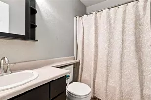 8790 Fox Creek Dr, Stockton, CA 95210 - Photo 13