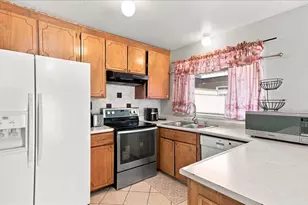 8790 Fox Creek Dr, Stockton, CA 95210 - Photo 11
