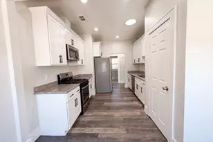 1860 W Willow St, Stockton, CA 95203 - Photo 13