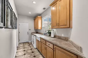 19450 Hidden Lakes Ln, Acampo, CA 95220 - Photo 37
