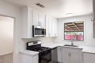 4601 Summit Way, Sacramento, CA 95820 - Photo 9